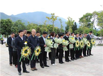 清明祭英烈，永不忘初心-----永富建设集团党日活动